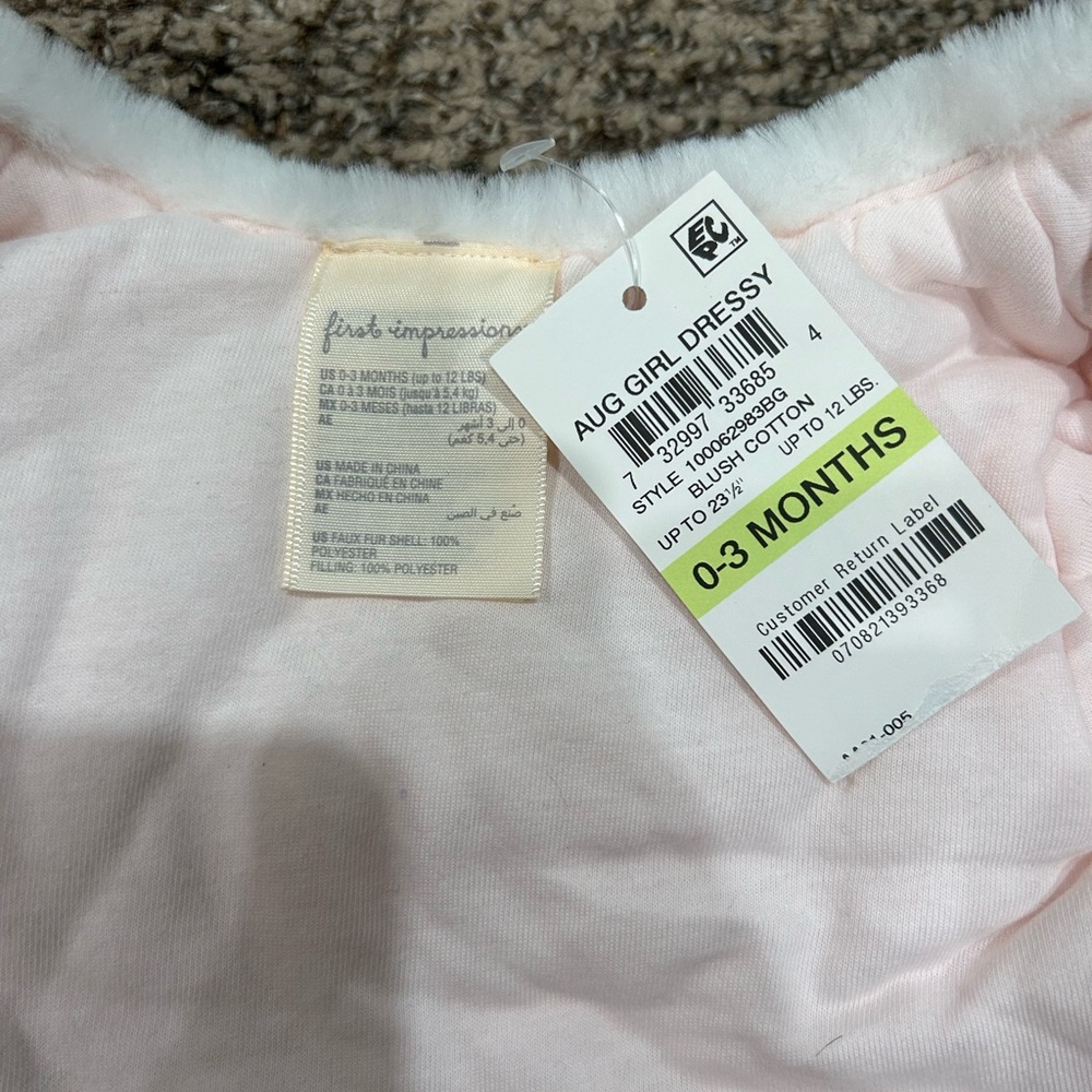 NWT Baby girl winter coat. Size 0-3 months. - Picture 2 of 3